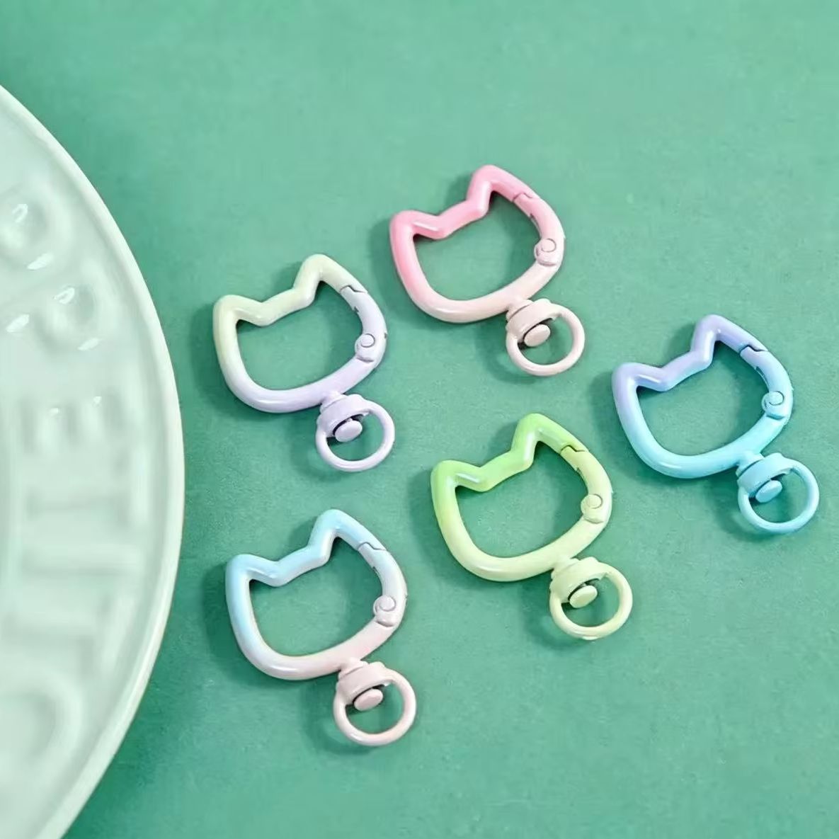 Jewelry Making Metal - พวงกุญแจรูปแมวน่ารักแบบไล่สี 5-10 ชิ้น พร้อมตัวล็อคแบบเปิดได้ สำหรับงาน DIY