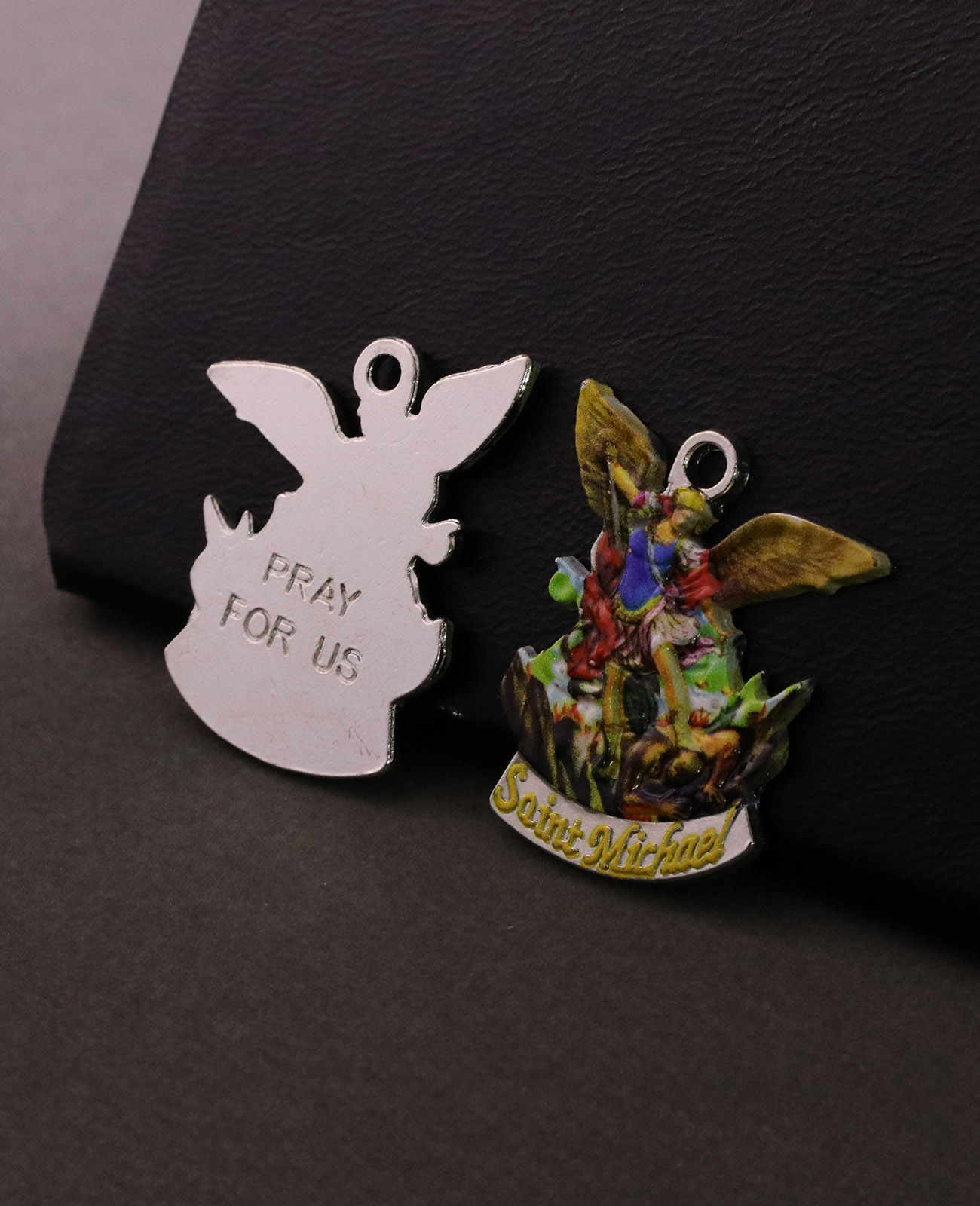 3 ชิ้นคริสเตียน Saint Michael  - Jewelry Making Michaels บทวิจารณ์และราคา