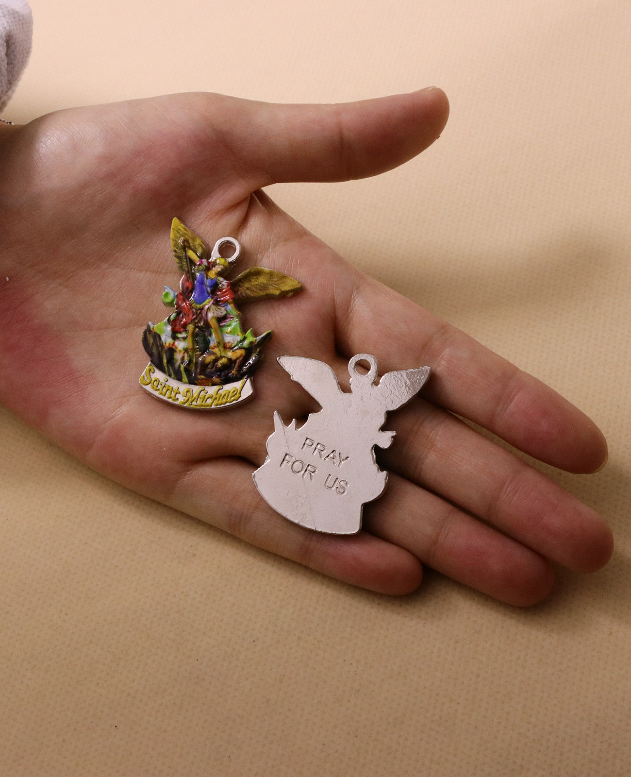 3 ชิ้นคริสเตียน Saint Michael  - Jewelry Making Michaels บทวิจารณ์และราคา